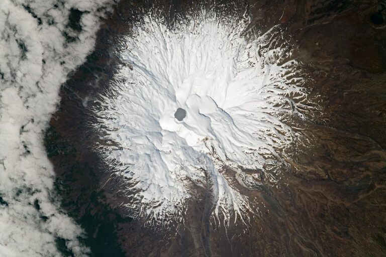 Mount Ruapehu - Lord Of The Rings Volcano | Geography Scout